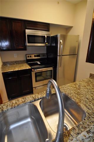 Foto del edificio - 3701 Cedarplaza Ln