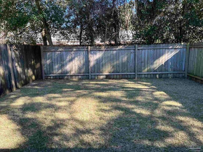 Building Photo - 113 McClure Dr