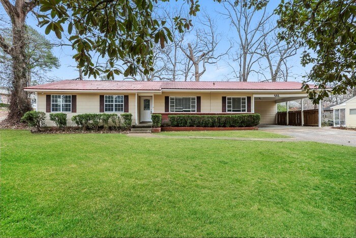 Foto principal - 4 Bedroom, 2 Bath Oasis in Clinton, MS!