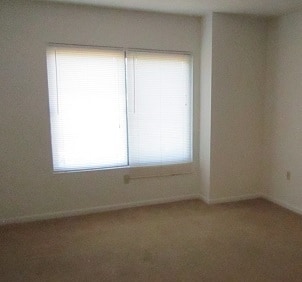 Building Photo - 1600 Park Cir