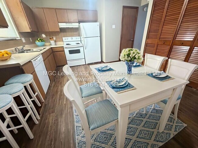 Foto del edificio - January Special at Millwood Townhomes - $1,000 Rent Credit - Apply Now!