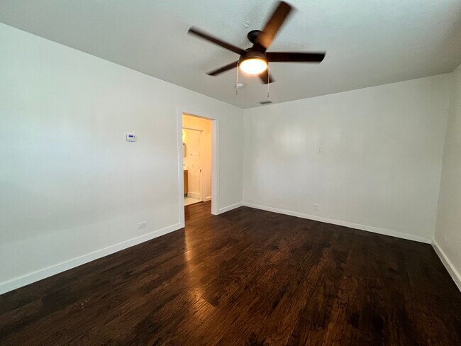 Foto del edificio - 927 Donaldson Ave