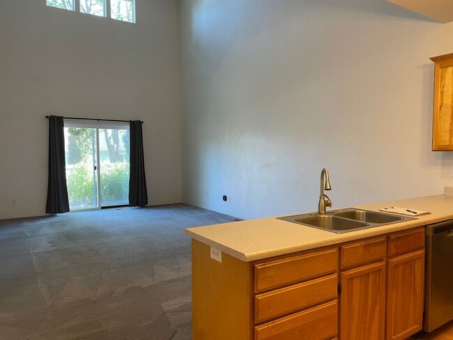 Foto del edificio - Beautiful 3 Bed, 2.5 Bath Home for Rent – Bright & Spacious in a Great Neighborhood