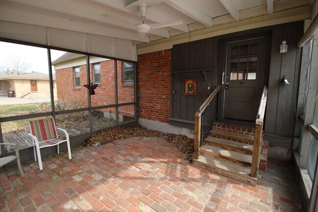 Foto del edificio - Three bedroom home off S Pope Lick Rd