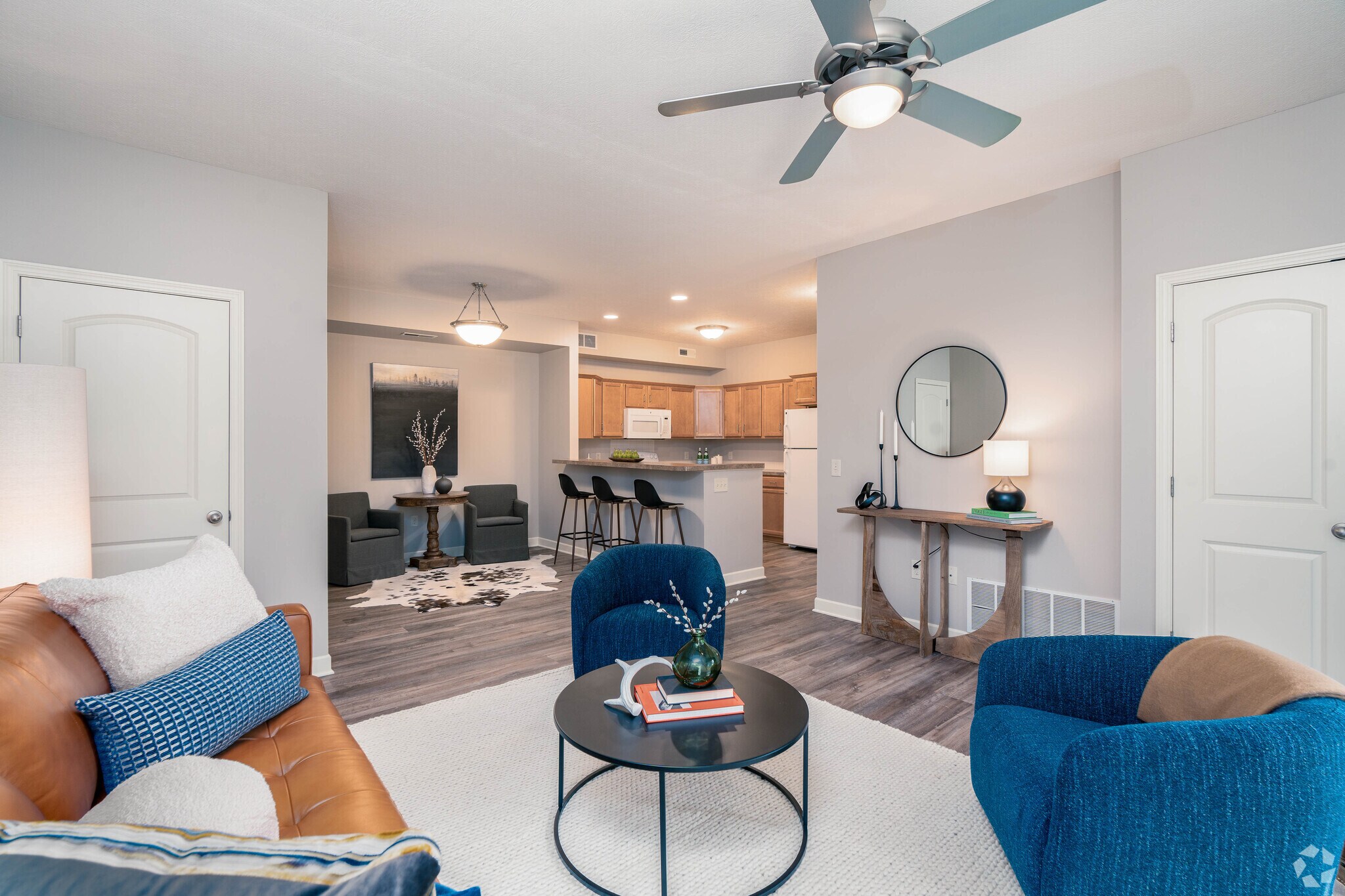 Eastwood Pointe Luxury Apartments – photo 5