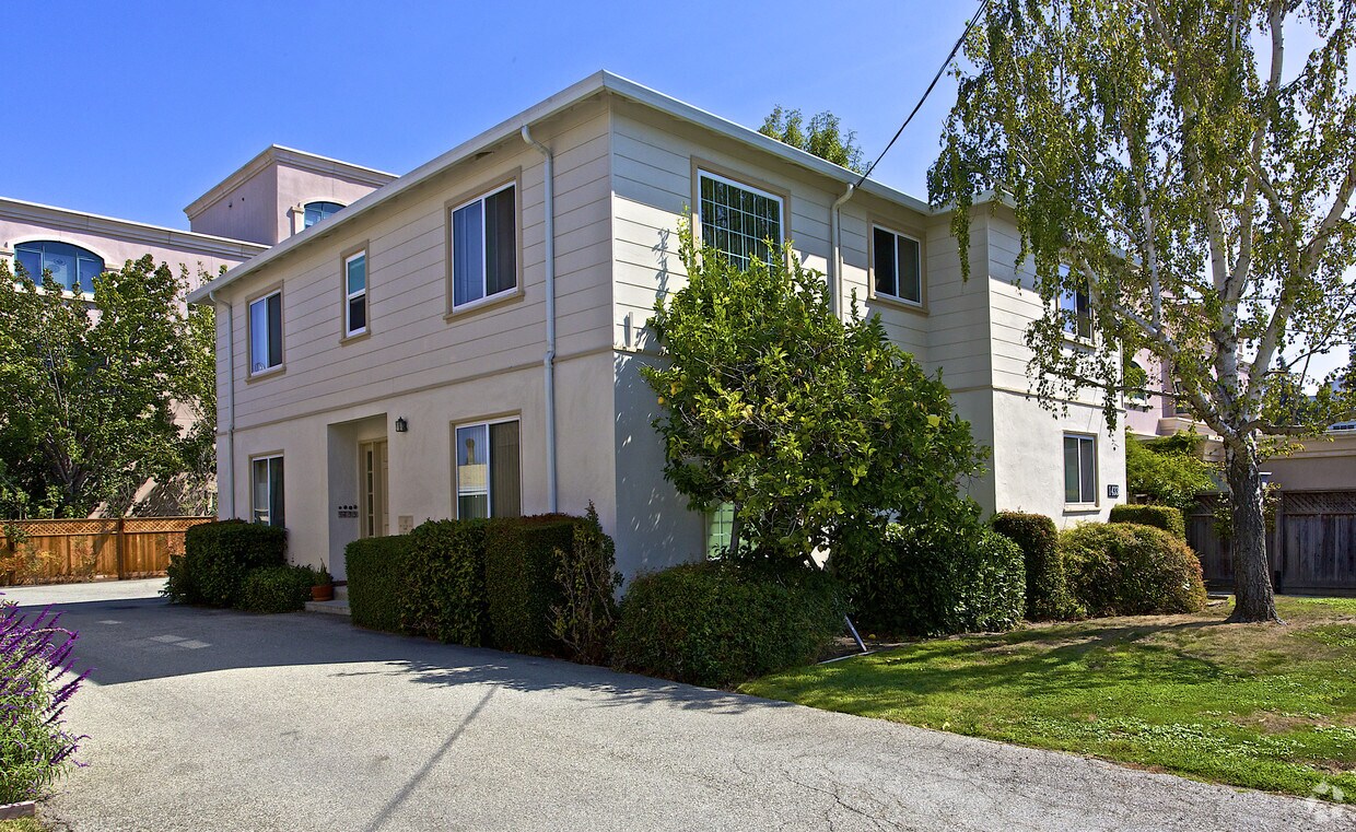 Building Photo - 1433 Jasmine St