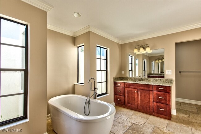 Building Photo - 2106 Imperial Golf Course Blvd