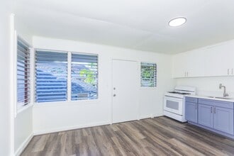 Building Photo - 1719 Nuuanu Ave
