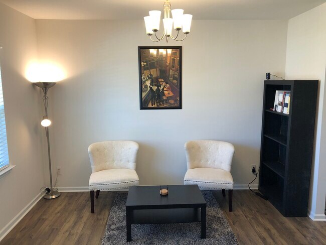 Foto del edificio - 7025 Pennyroyal Way