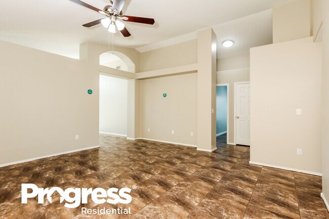 Building Photo - 2613 S Ananea