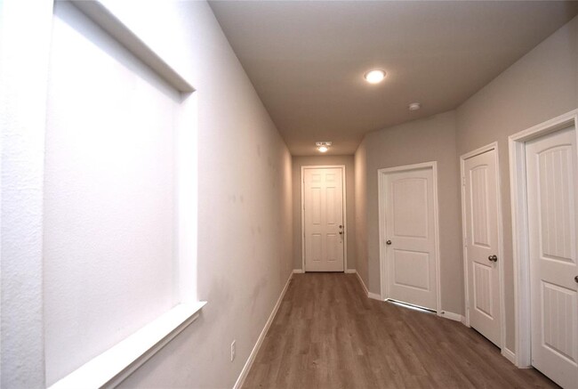 Building Photo - 2909 Timber Dr