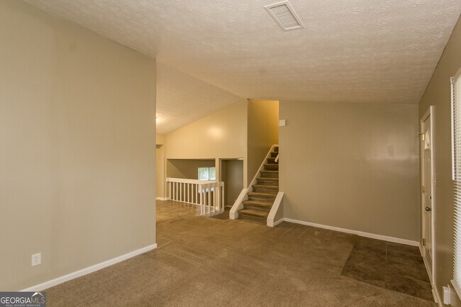 Foto del edificio - 5217 Scarbrough Ln