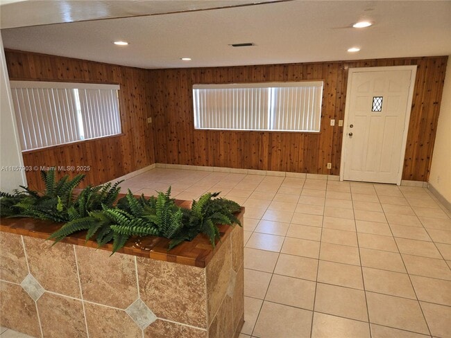 Foto del edificio - 2359 N Wallen Dr