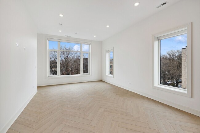 Building Photo - 3409 N Bosworth Ave