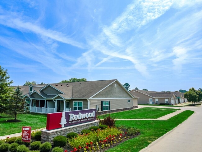 Building Photo - Redwood Pataskala