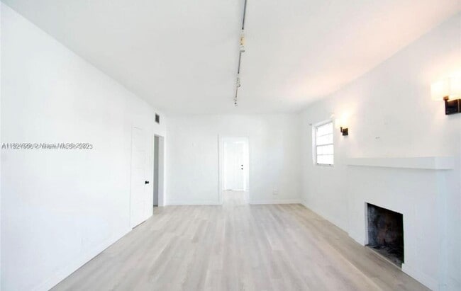 Building Photo - 3306 S Le Jeune Rd