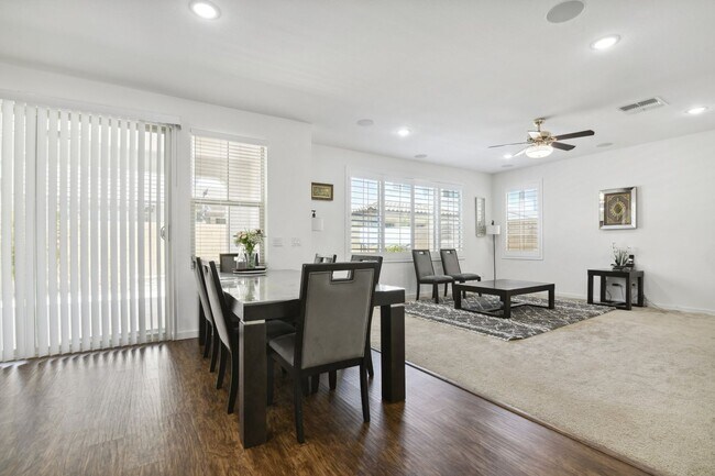 Foto del edificio - 4 Bedroom Single Family in Chandler