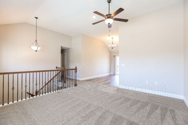 Foto del edificio - 7816 N Tipton Ave
