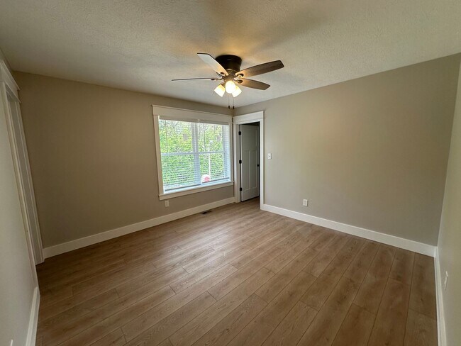 Building Photo - *August 2027* - Brand New Build 5 Bed, 5 Bath Brick Townhome! Amazing Location!