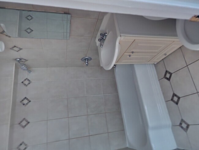 Foto del edificio - 7337 S South Shore Dr