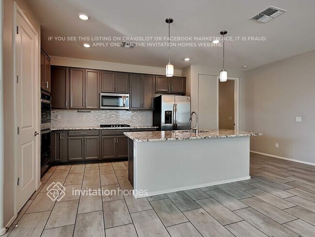 Foto del edificio - 4414 198th Dr