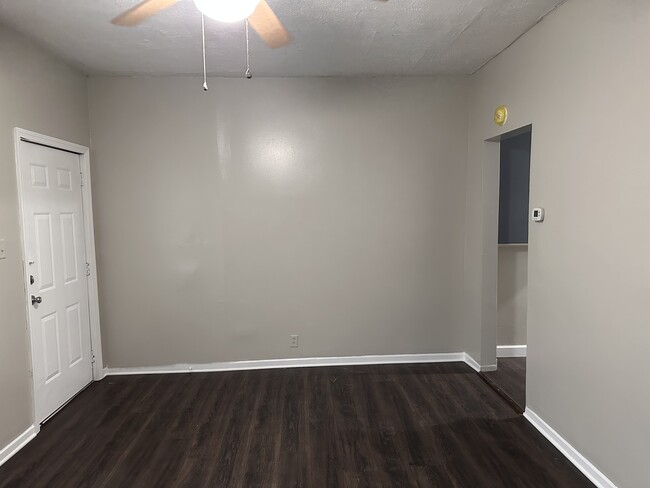 Building Photo - Sullivant