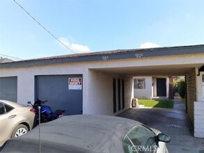 Building Photo - 15414 Larch Ave