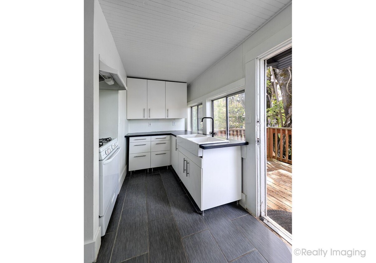 6015-6017 SE 99th Ave - 6015-6017 SE 99th Ave