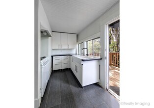 Building Photo - 6015-6017-6017 SE 99th Ave