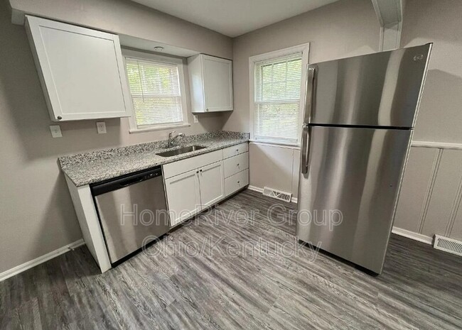 Foto del edificio - 7363 Clovernook Ave