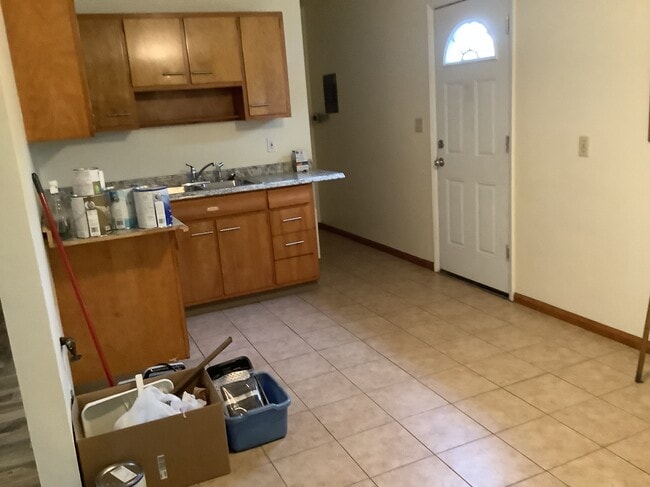 Building Photo - 599 S Sunset Dr