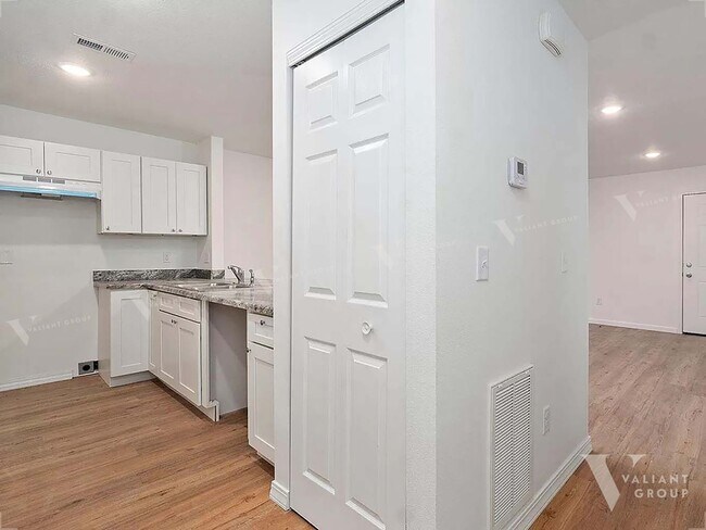 Foto del edificio - 1602 W Scott St