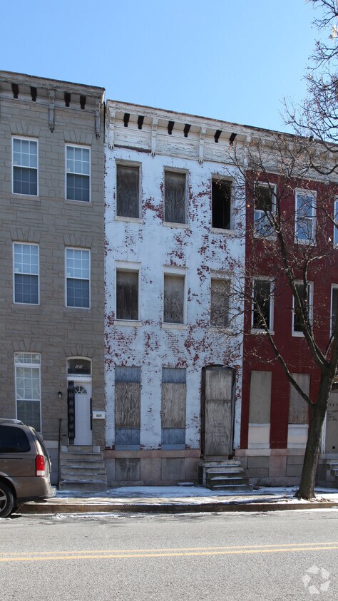 Primary Photo - 523 N Carey St