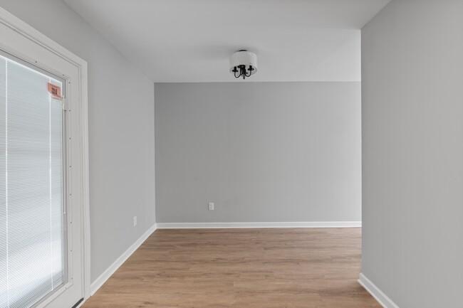 Foto del edificio - 400 Gallery Ln