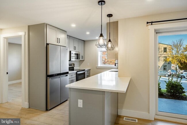 Building Photo - 530 Washington Ave