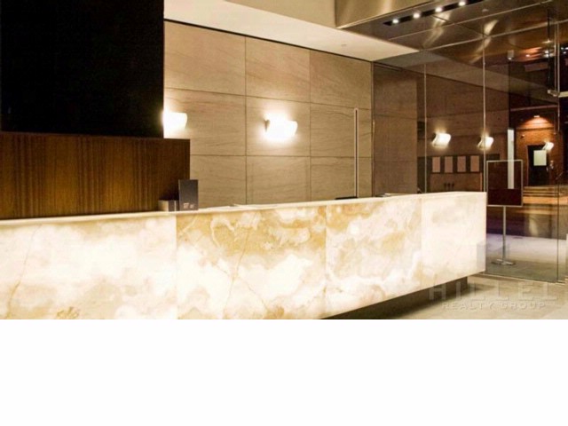 Foto del edificio - 455 W 37th St