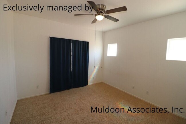 Building Photo - 895 S Indian Bend Dr