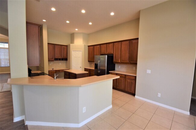 Building Photo - 2524 Emerald Tree Ln