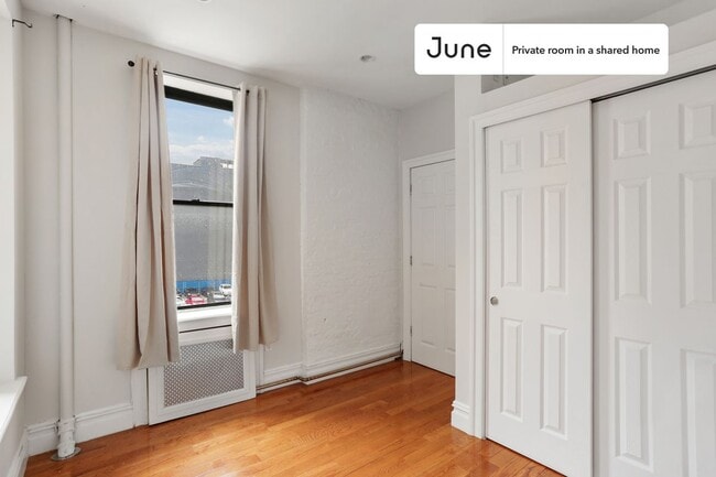 Building Photo - Room in Shared 2 bed/1 bath home