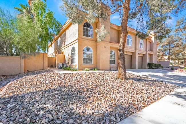 Foto del edificio - 2813 Misty Grove Dr
