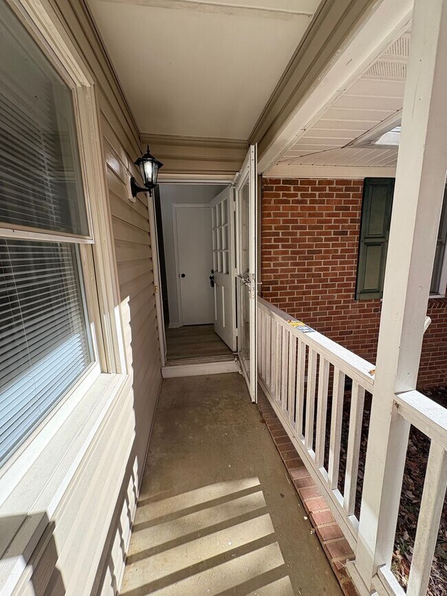 Foto del edificio - 3 bedroom/ 2 bathroom Newly renovated single family house