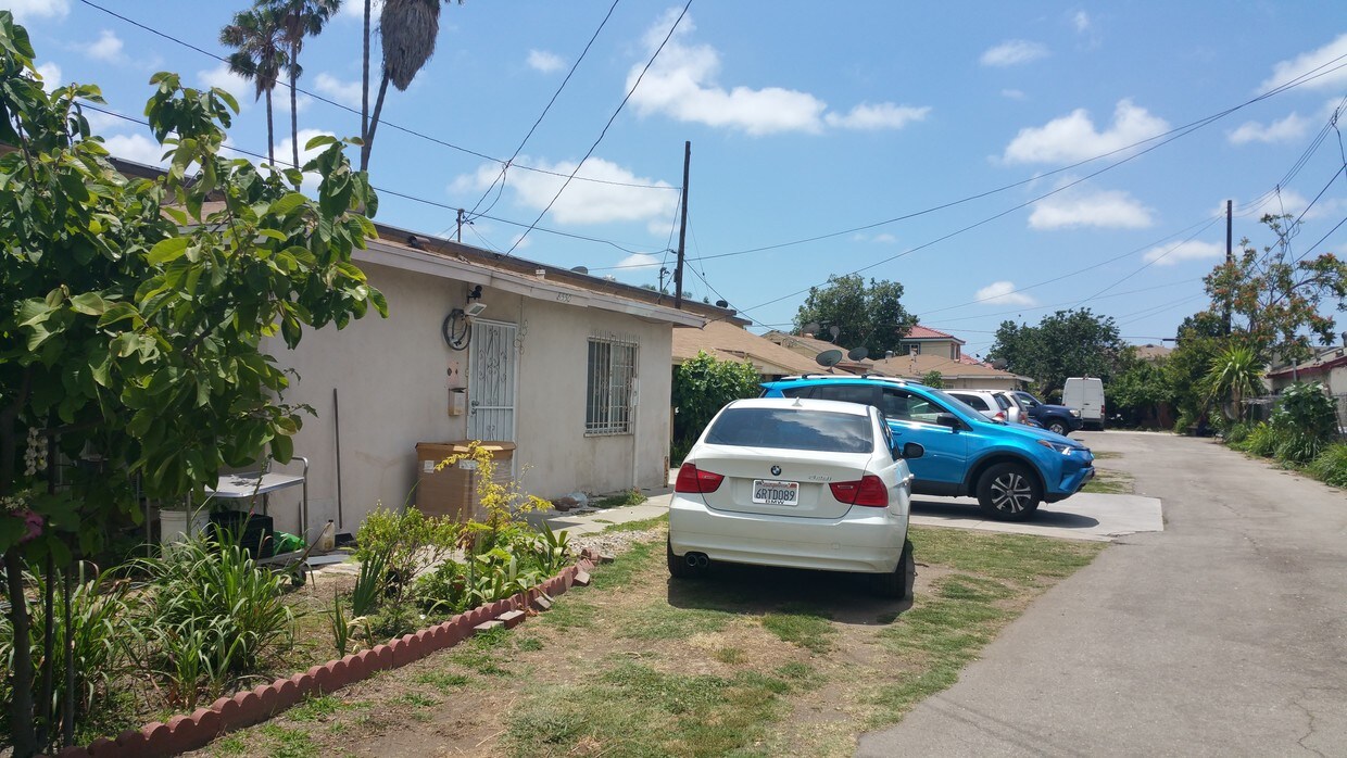 Foto principal - 8544 Artesia Blvd