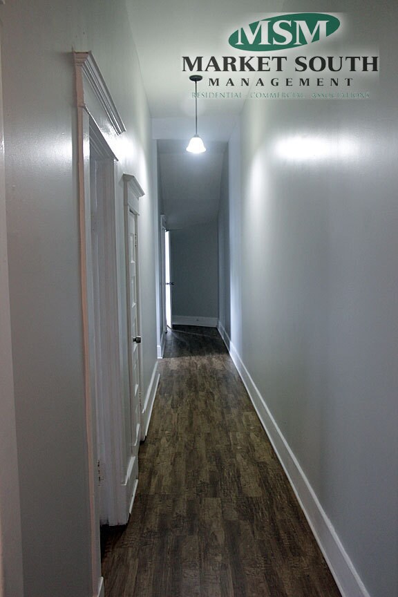 Building Photo - NEWLY RENOVATED 3 BEDROOM ON HABERSHAM/ E32