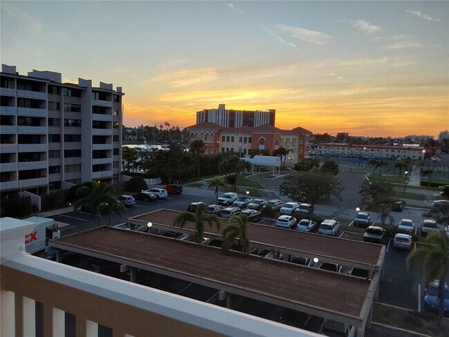 Foto del edificio - 500 Treasure Island Causeway