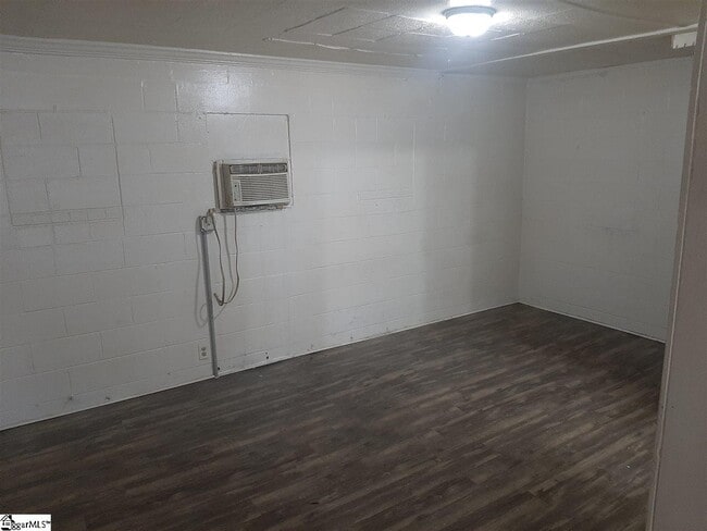Building Photo - 510 6th St