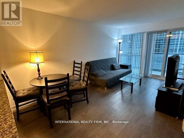 Photo du bâtiment - 5162 Yonge St