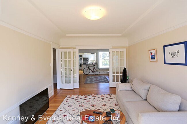 Building Photo - 2 br, 1 bath House - 1120 Shrader Street #3