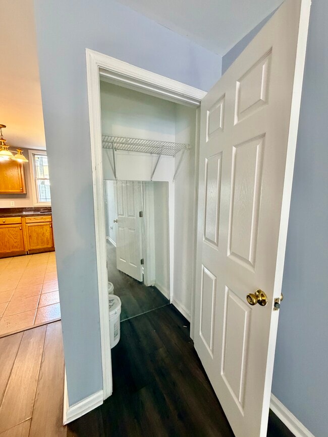 Foto del edificio - 2035 Watkins St