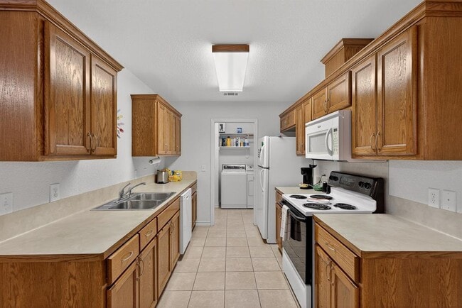Building Photo - 268 Braeburn Cir