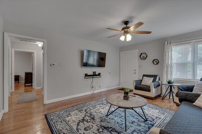 Foto del edificio - 804 Urban Ave